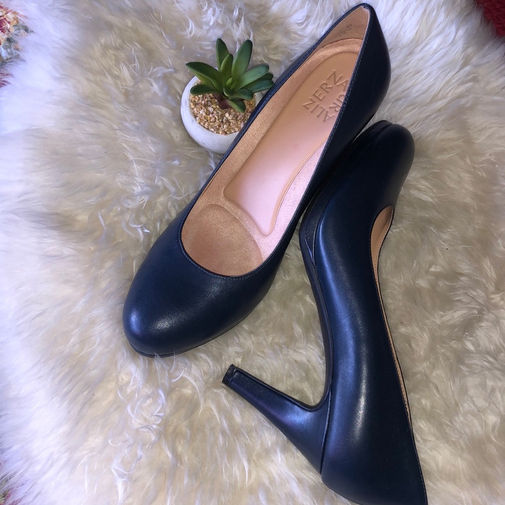 NATURALIZER Navy Leather PUMPS 3.25” Heels